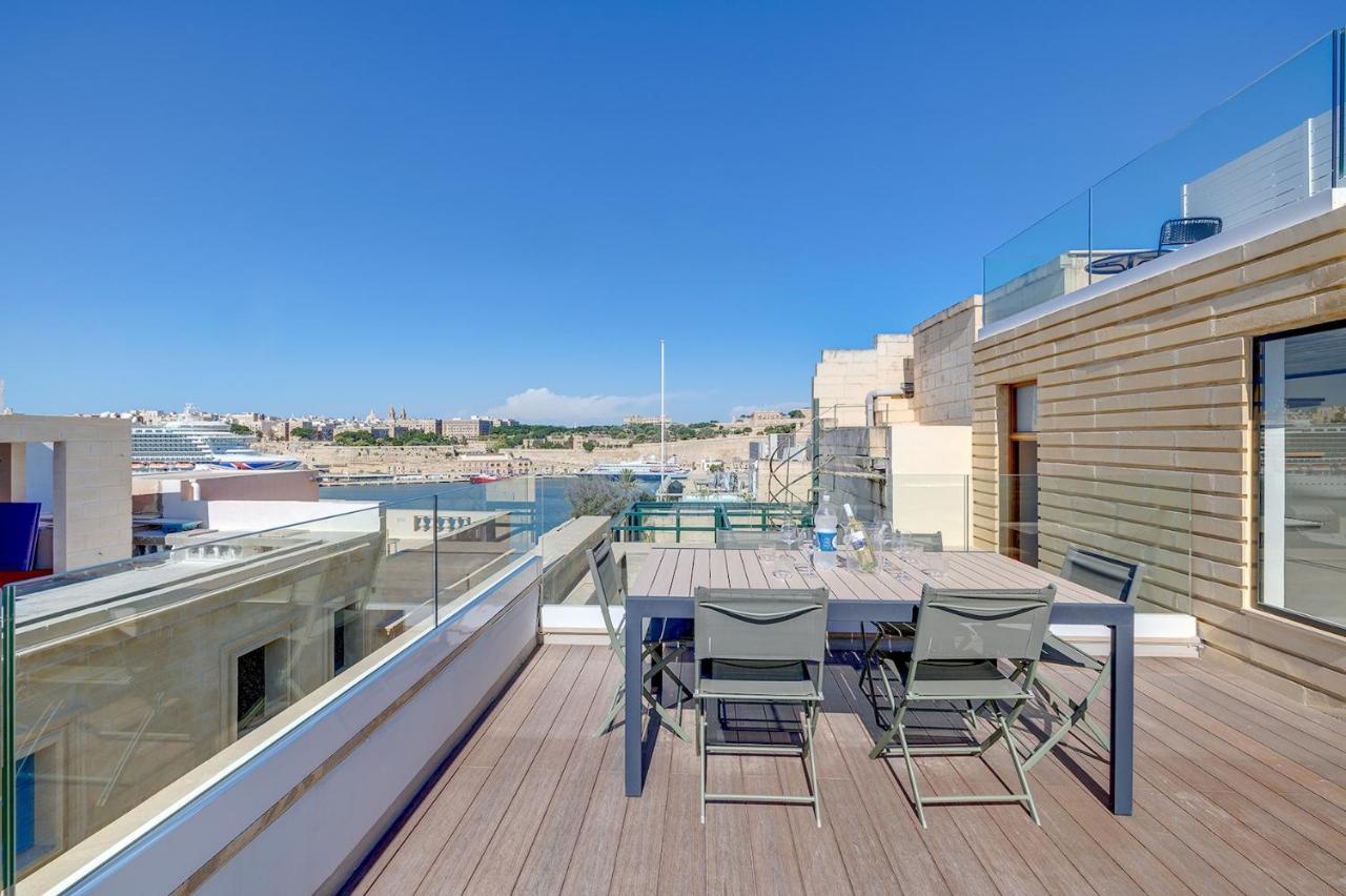 Traditional Maltese Townhouse Wt Terrace And Pool * Senglea